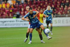 OPS - DEVENTER- THE NETHERLANDS -  17 JULY 2025:   Mathis Suray and Steven Berghuis during the eredivisiematch between Go Ahead Eagles and AFC Ajax at the pitch of Go Ahead Eagles the Adelaarshorst on the 17th of july 2025  in Deventer the Netherlands (photo Wout van Zoeren/OrangePictures)