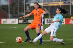 06-04-2017: Voetbal: Vrouwen onder 19 Nederland v Slovenie: PuttenEva van Deursen, Tija VrhovnikOefenwedstrijd Vrouwen Nederlands elftal Onder 19
