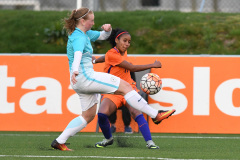 06-04-2017: Voetbal: Vrouwen onder 19 Nederland v Slovenie: PuttenAshleigh WeerdenOefenwedstrijd Vrouwen Nederlands elftal Onder 19