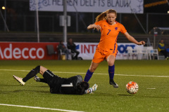 06-04-2017: Voetbal: Vrouwen onder 19 Nederland v Slovenie: PuttenSara Nemet, Nadine NoordamOefenwedstrijd Vrouwen Nederlands elftal Onder 19
