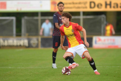 ZUTPHEN - OVERIJSSEL - NEDERLAND - 26 juli 2025:     Jacob Breum en Edmilson Junior   gedurende de oefenwedstrijd tussen Go Ahead Eagles en Al Duhail op de velden van AZC Zutphen (©woutervanzoeren/©WoZoPro)
