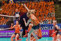 30-05-2019: Volleybal: Vrouwen Nederland v Polen: ApeldoornVolleyball Nations LeagueV.l.n.r.: Eline Timmerman, Nicole Oude-Luttikhuis, Kirsten Knip of the Netherlands