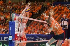30-05-2019: Volleybal: Vrouwen Nederland v Polen: ApeldoornVolleyball Nations LeagueV.l.n.r.: Stysiak, Efimienkp of Poland , Nicole Oude Luttikhuis of the Nethetlands